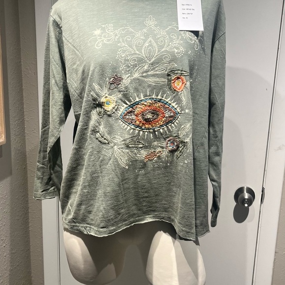 embossed boho top by kyla seo - Picture 3 of 11